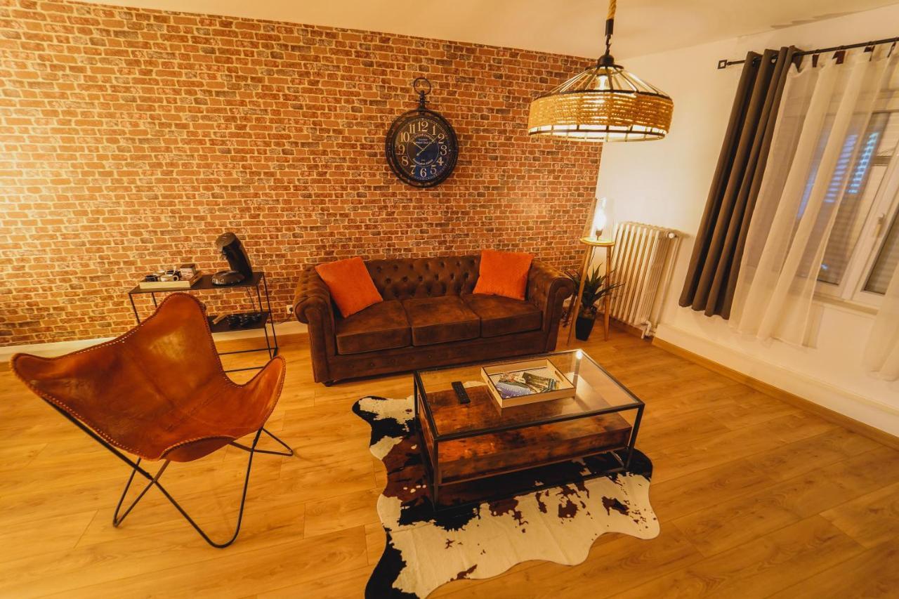 The Vintage Apartment Au Coeur De La Ville De Rimbaud Charleville-Mezieres Luaran gambar